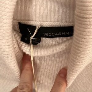 360 cashmere turtleneck sweater NWOT